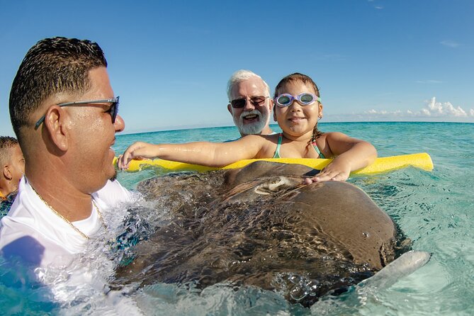 4 hour Private Boat charter to Stingray City, Snorkeling and More - What the boat setup means for your group
