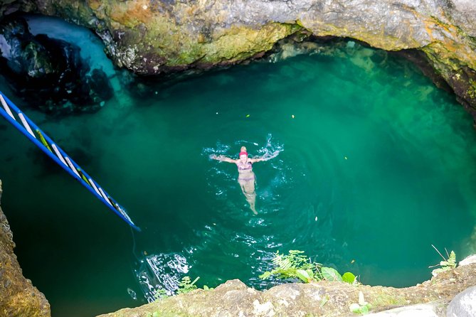4. Negril Full-Day Guided / Sunset Tours 7miles Beach Blue Hole & Ricks Café - What $160 per person really buys