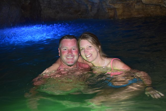 4x4 Dominican Adventure with Chocolate and Coffee Tasting - Coffee, cocoa, rum, and the sales stop