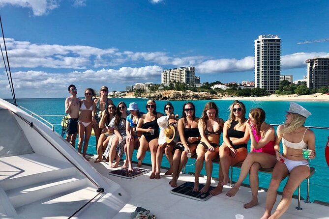 5 Hour Luxury Catamaran Day Sail in Sint Maarten on The Phoenix - Little Bay starts the water day