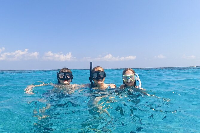 Acquarius Stingray City and Snorkel Tours - Starfish Point, a short and slower final stop