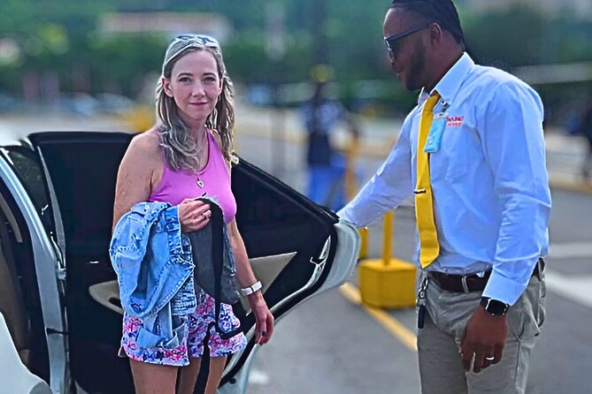 AirBnB/Hotel MBJ Airport Shuttle to all areas -one way/round trip - How the shared ride works on the road