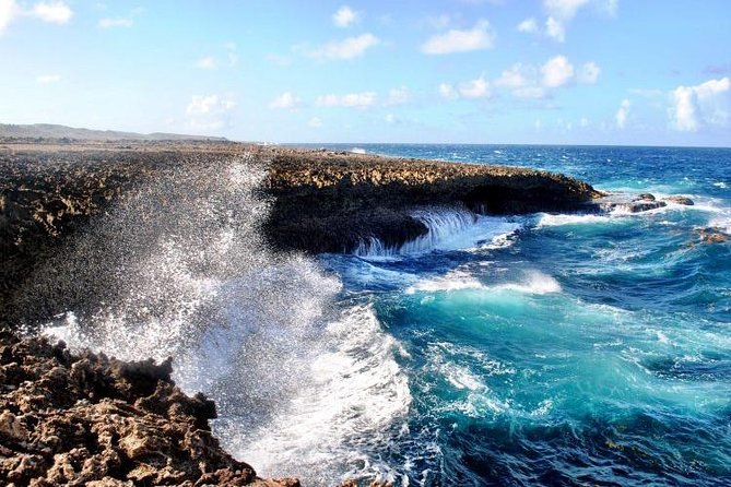 All West Beach Hopping Tour - Kenepa Beach delivers the classic Curaçao view
