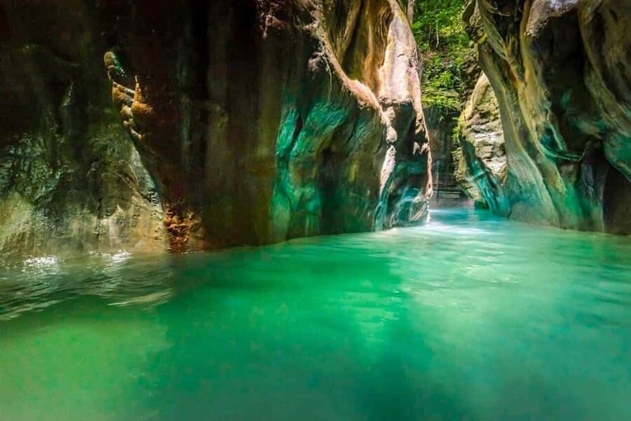 Amber Cove/Taino Bay: 7 Waterfall Tour with Swimming & Lunch - Why Damajagua is worth leaving the port