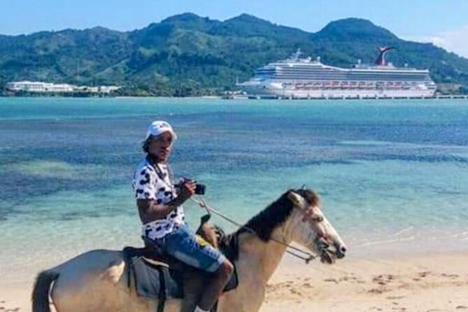 AMBER COVE-TAINO BAY Horses Beach Ride & City Sightseeing - Group size, transport, and comfort