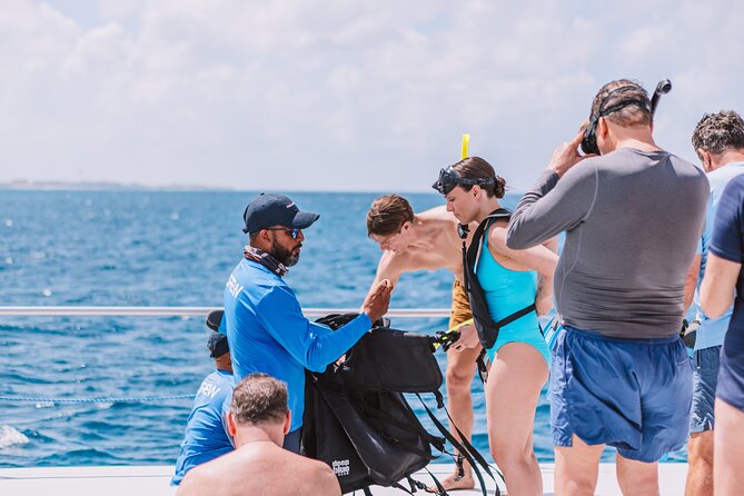 Antilla Shipwreck and Catalina Bay Snorkel Sail - Who Will Get the Most From the $79 Price