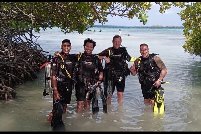 Aruba PADI Scuba Diving Program Non Certified Divers - Who will enjoy this most