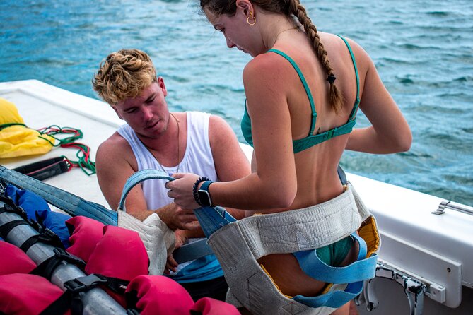 Aruba Parasailing Experience from Noord - The 12-minute flight above the Caribbean