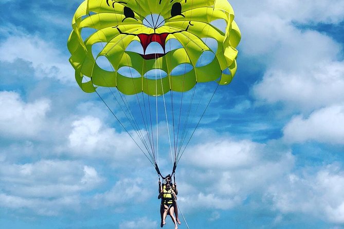 Aruba Parasailing with Unparalleled Views - How the crew affects the experience