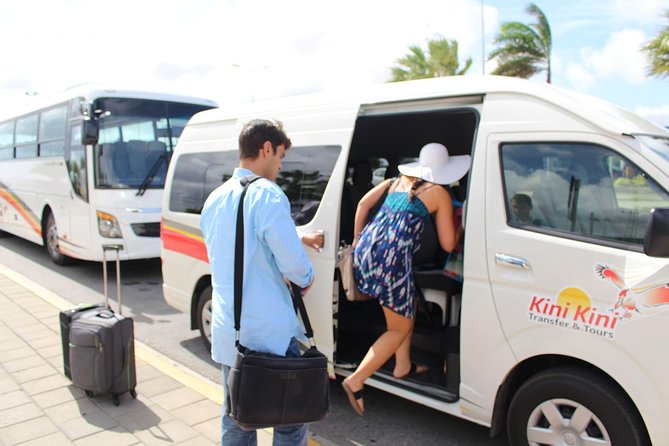 Aruba Private Van Airport Transfer - A calm first step after landing in Aruba