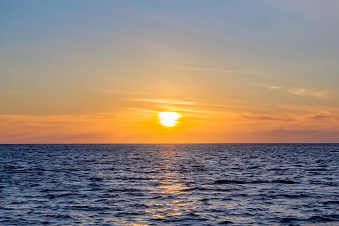 Aruba Sunset Sail Cruise Aboard The Dolphin Catamaran - Sunset on the return trip