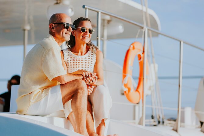 Aruba Sunset Sail Experience - Open bar, cocktails, and small plates