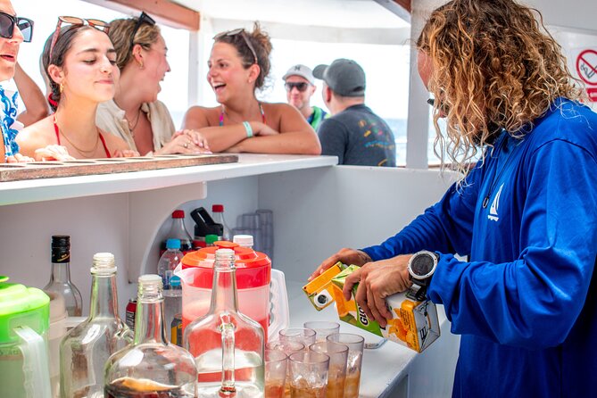 Arusun Catamaran Sail with Snorkeling in Aruba - Meeting the Arusun at Palm Beach