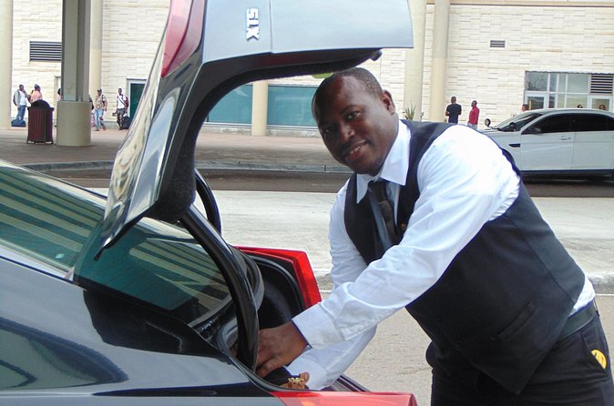 Bahamas Airport Transportation w/Free Grocery Stop-1 Way Private - Should you book it?