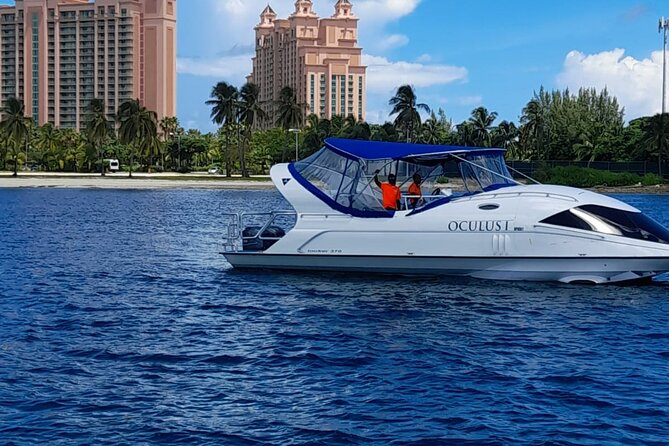 Bahamas on a Semi Submersive Glass Bottom Boat - Island stories, local facts, and Bahamian drinks