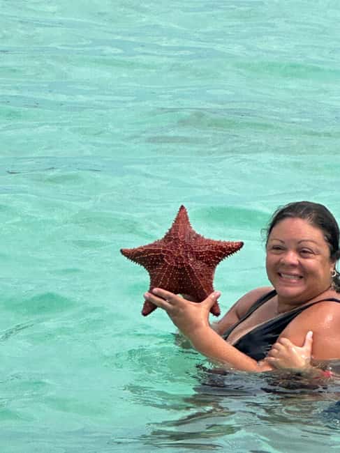 Bahamas: Swimming Pigs & Snorkeling Cruise with Lunch & Rum - Meeting the swimming pigs