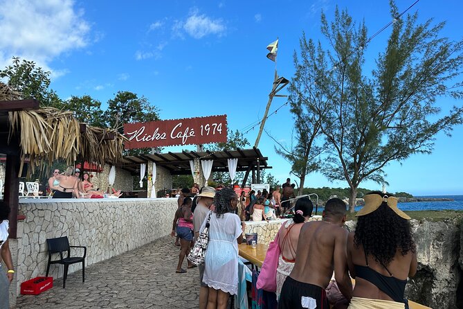 Bamboo Rafting and Rick Cafe Negril Private Tour - Local food stops can make the day better