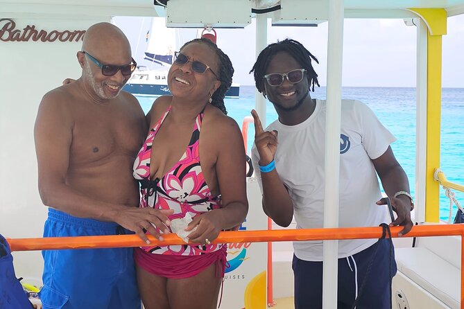 Barbados Glass Bottom Boat Cruise and Snorkeling - Swimming with turtles