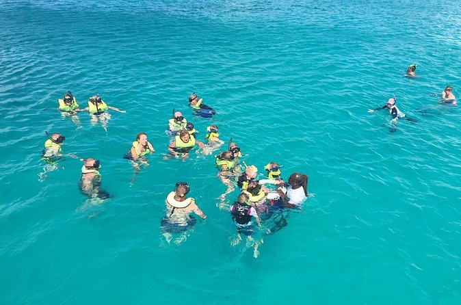 Barbados Turtle and Shipwreck Snorkel Adventure - The crew and safety in the water