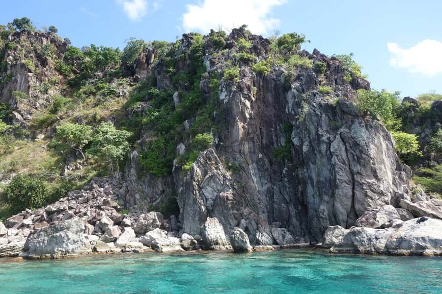 Basseterre: St. Kitts and Nevis Catamaran Tour with Lunch - A secluded cove and a useful first snorkel