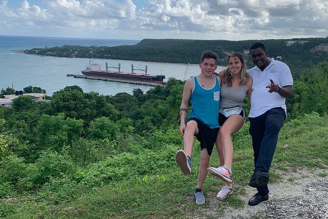 Blue Hole and Dunn's River Falls Private Tour from Montego Bay - How to prepare for the waterfalls