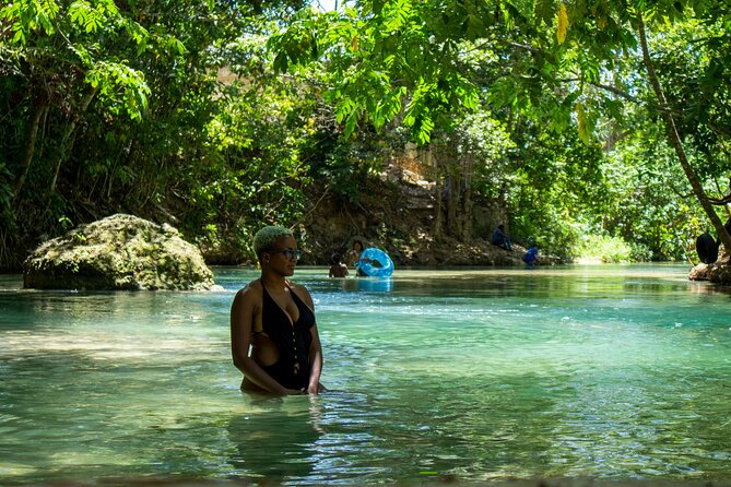 Blue Hole and Dunn’s River Falls Tour with Lunch and Cocktails at Reggae Hill - Guides, drivers, and the feel of the day