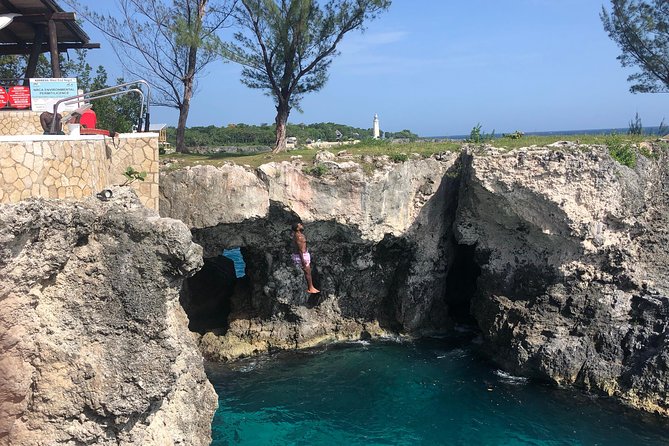 Blue Hole Mineral Springs, Rick's Café, and Shopping Combo Tour - Key points before you book