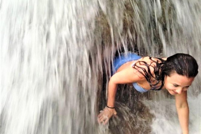 Blue Hole, Secret Falls, and Dunn's River Falls Combo Day-Trip - Dunn’s River Falls: a guided climb over wet rock