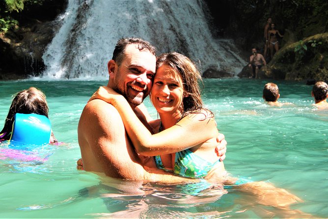 Blue Hole, Secret Falls, and Dunn's River Falls Combo Day-Trip - Guides, group size, and the feel of the day