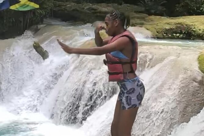 Bluehole and Bamboo Rafting from Montego Bay - Ocho Rios and the local food stop