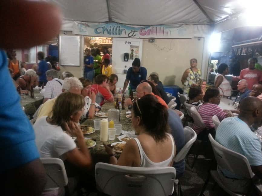Bridgetown: Oistins reservation with drink & return transfer - Browsing handmade souvenirs