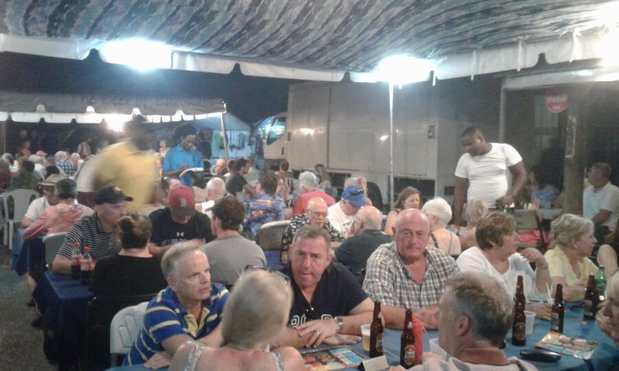 Bridgetown: Oistins reservation with drink & return transfer - Who will enjoy this Oistins outing