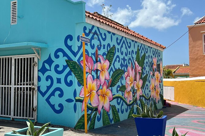 Curacao City Highlights 4-Hour Tour - Landhuis Chobolobo and Blue Curaçao