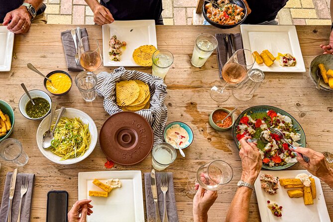 Curaçao Cooking Class - Tasting fruits and vegetables before you cook
