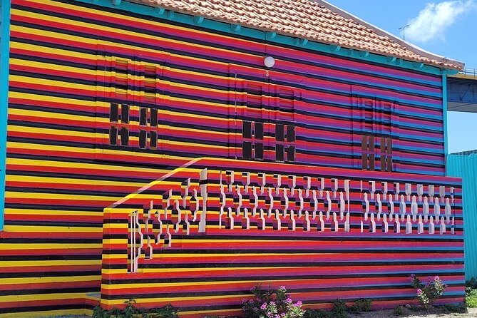 Curacao Private Food Tour - Colorful Steps and the Kaya Kaya murals