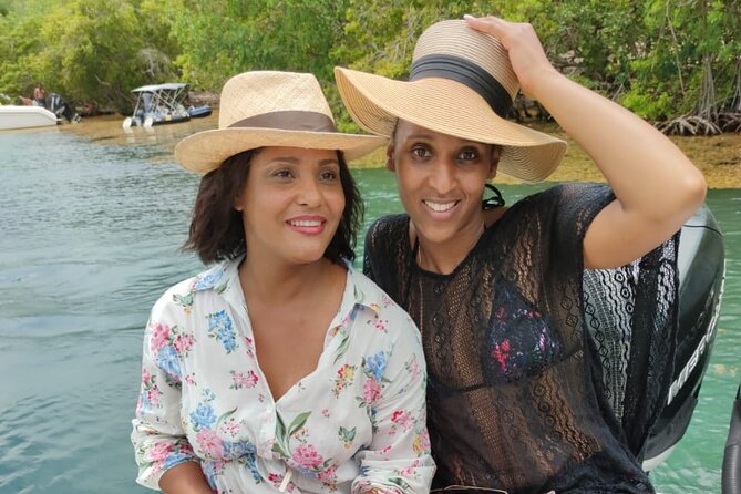 Day Trip by Boat from Le Robert - The Trapeze bath and a 40-minute swim