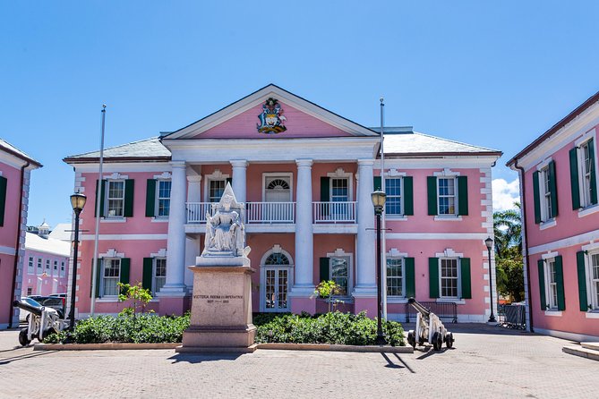 Dilly Dally Walking Tour of Nassau Attractions - What the guide adds to the walk