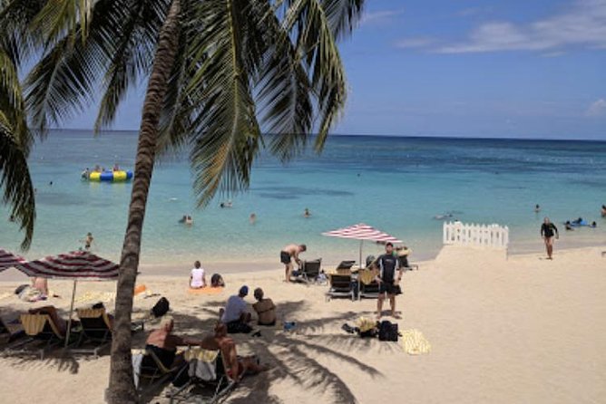 Doctor's Cave Beach, Jimmy Buffett 's Margaritaville and Shopping - Margaritaville for food, drinks, and waterfront fun