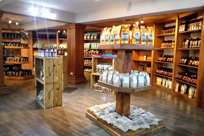 Don Lucas Cigar Factory & Store + Premium Rum Tasting (3 hours) - Coffee and chocolate bring the family appeal