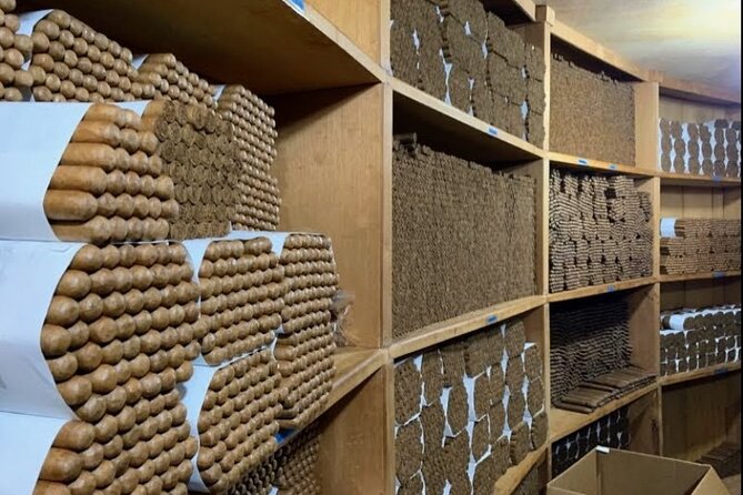 Don Lucas Cigar Factory & Store + Premium Rum Tasting (3 hours) - Shopping at Mundo Autentico