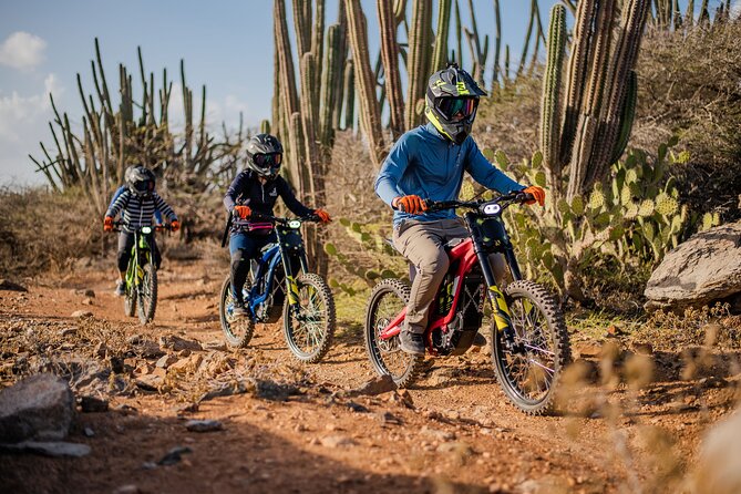Epic Off-Road Surron Electric Bike Tour in Aruba - Santa Cruz: practice before the rough trails