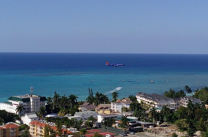 EXCLUSIVE AIRPORT / CRUISE PORT TRANSFER 1-4 Pax - How the pickup works for your party