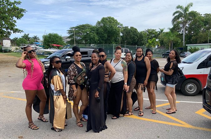 EXCLUSIVE AIRPORT / CRUISE PORT TRANSFER 1-4 Pax - What the 10 to 30 minute ride feels like