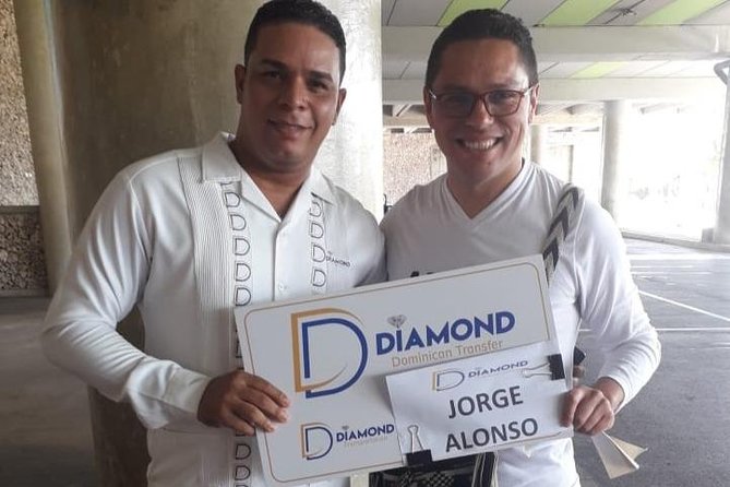 From and to Punta Cana airport(PUJ)<=>All places and hotels in Bávaro Punta Cana - Drivers, vehicles, and the human side of the ride