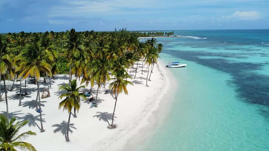 From La Romana: Saona Island for Aida Cruises Passengers - Meeting the driver at La Romana port
