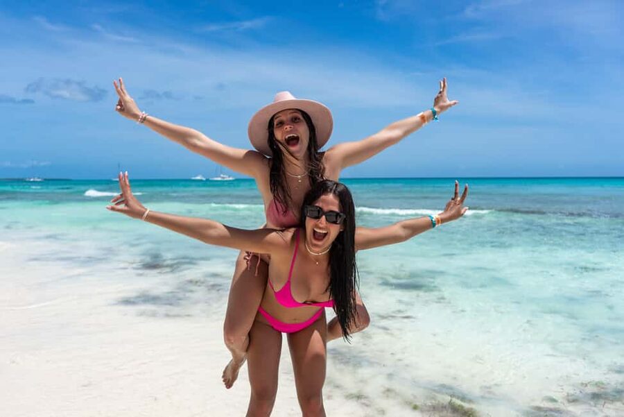 From Punta Cana: Catamaran Tour to Saona Island with Open Bar and Buffet - The natural pool is the clever first stop