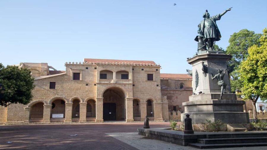 From Santo Domingo: Full day Historical Tour with Lunch - Underground at the Three Eyes caves