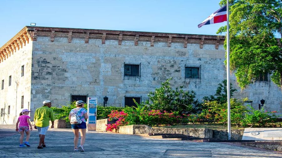 From Santo Domingo: Full day Historical Tour with Lunch - Who should book this tour?