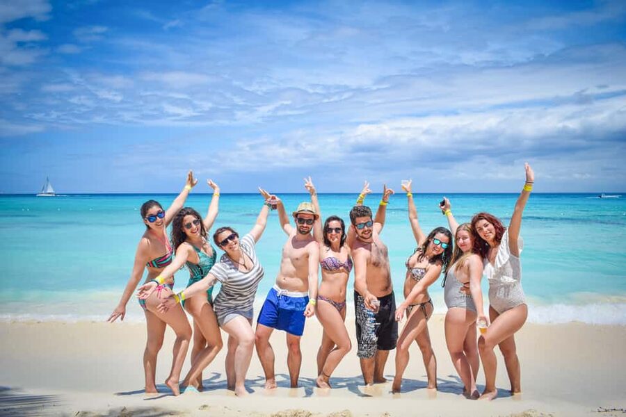 From Santo Domingo: Saona Island Day Trip w/ Lunch & Drinks - Nearly three hours on Saona Island