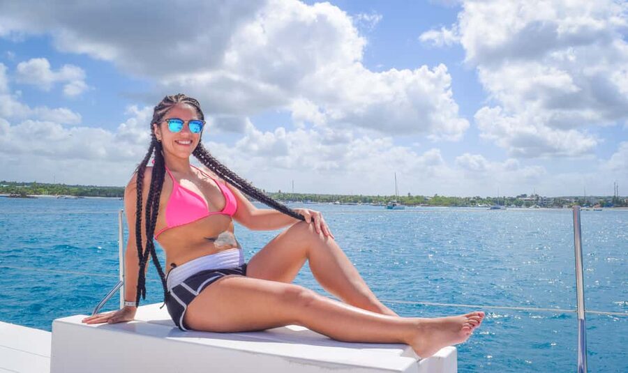 From Santo Domingo: Saona Island Day Trip w/ Lunch & Drinks - Meeting your guide at Columbus Park